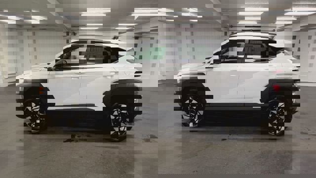 Used 2025 Hyundai Kona SEL image 5