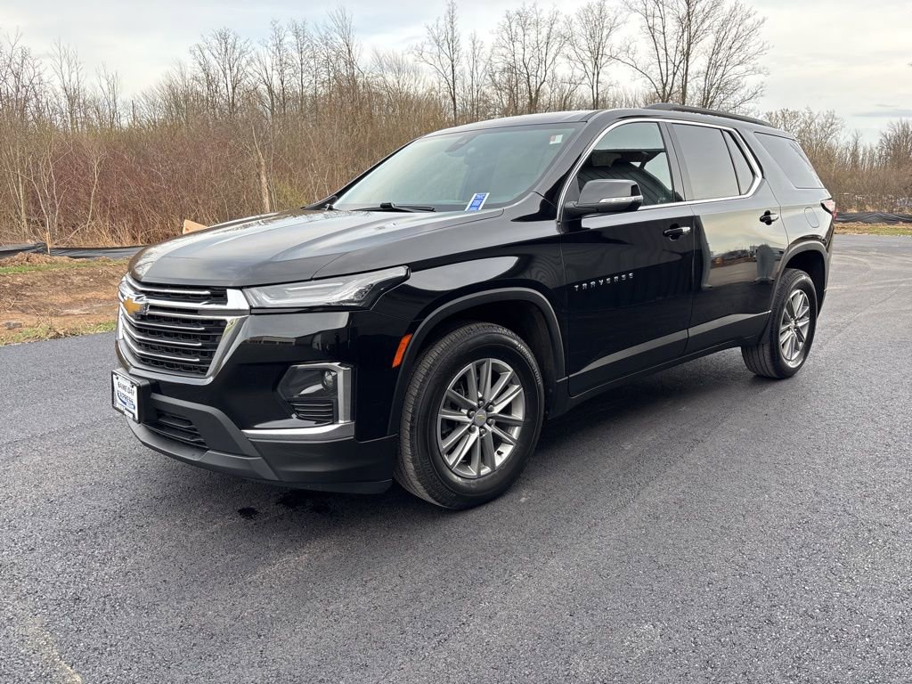 Used 2023 Chevrolet Traverse LT AWD/4WD image 3