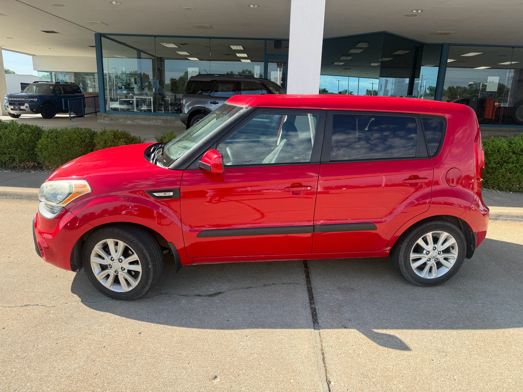 Used 2013 Kia Soul FWD image 9