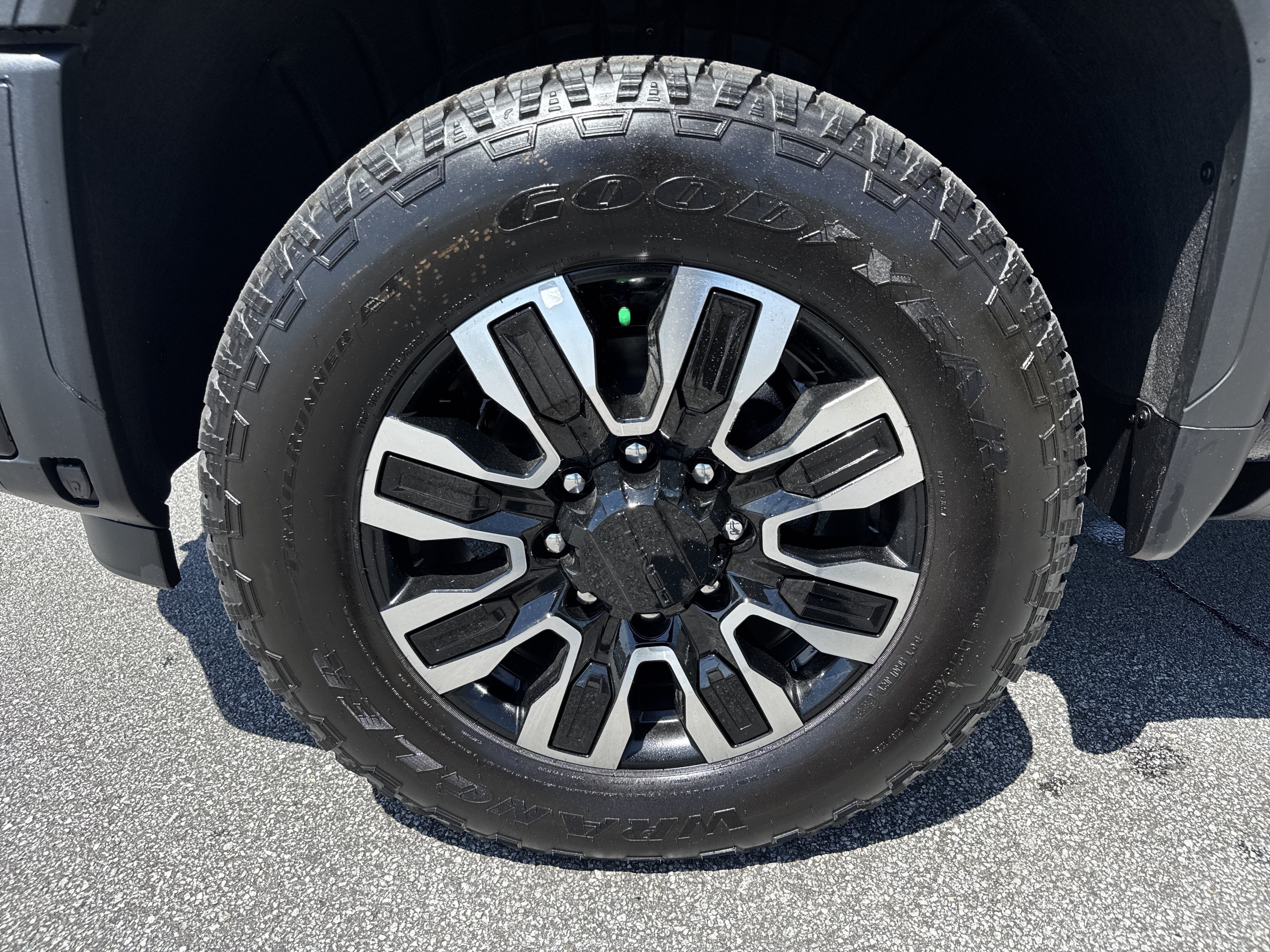 New 2026 GMC Sierra 2500 Denali Ultimate AWD/4WD image 13