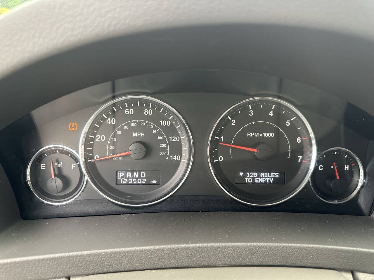 Used 2010 Jeep Grand Cherokee Laredo w/ Popular Equipment Group AWD/4WD image 12