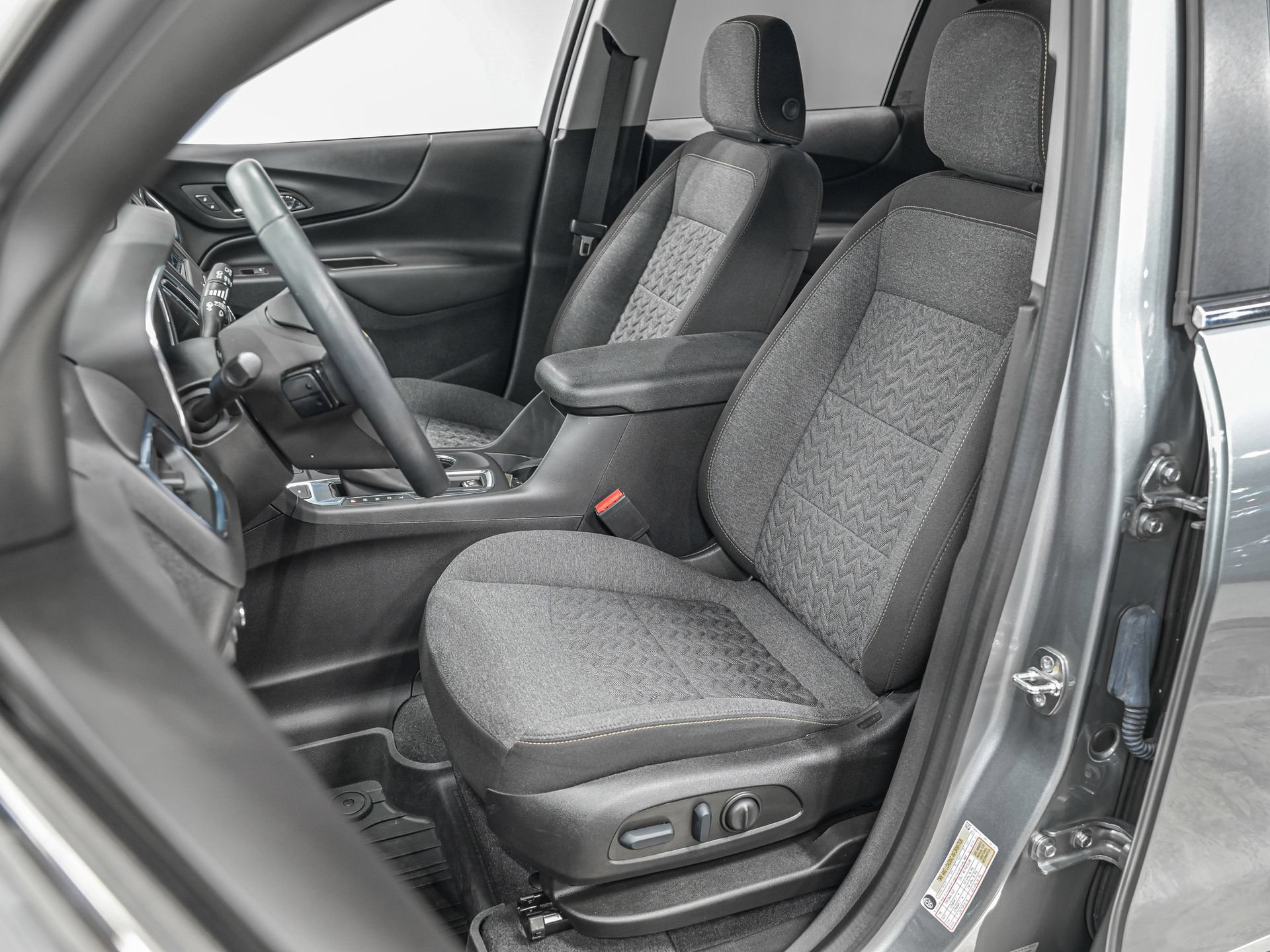 Used 2023 Chevrolet Equinox LT AWD/4WD image 18