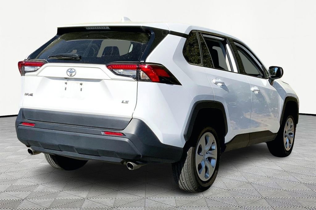 Used 2024 Toyota RAV4 LE image 5