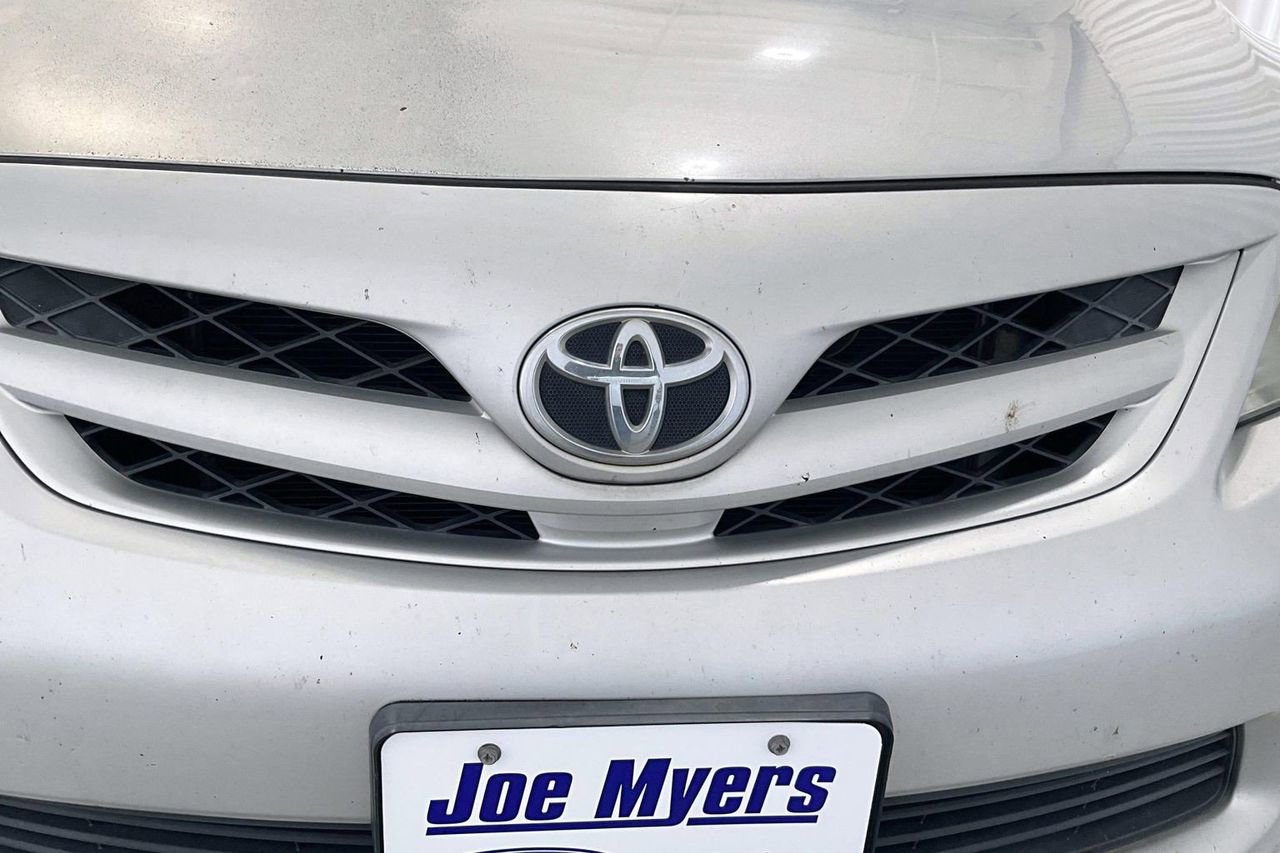 Used 2012 Toyota Corolla LE FWD image 27