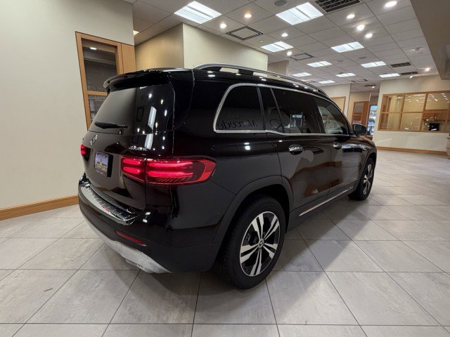 Certified 2025 Mercedes-Benz GLB 250 4MATIC w/ Winter Package image 5
