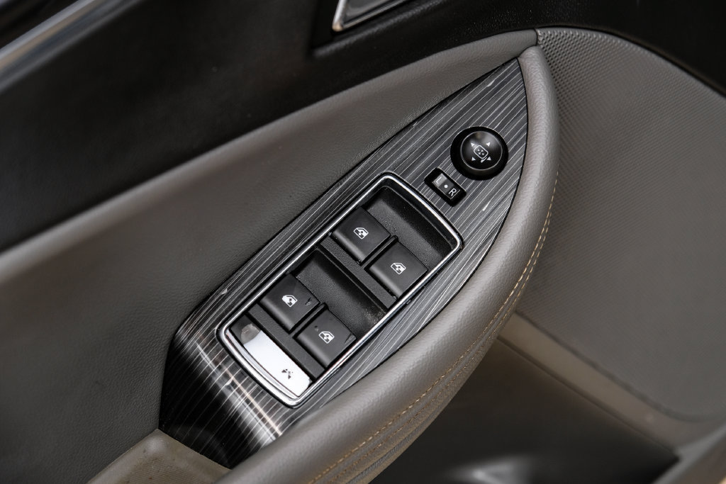 Used 2016 Chevrolet Impala LTZ FWD image 53
