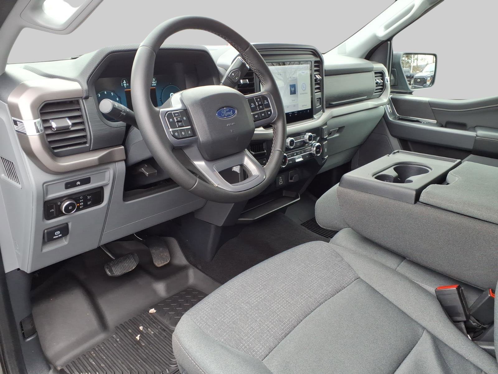 Used 2025 Ford F150 XLT w/ Equipment Group 301A Standard image 13