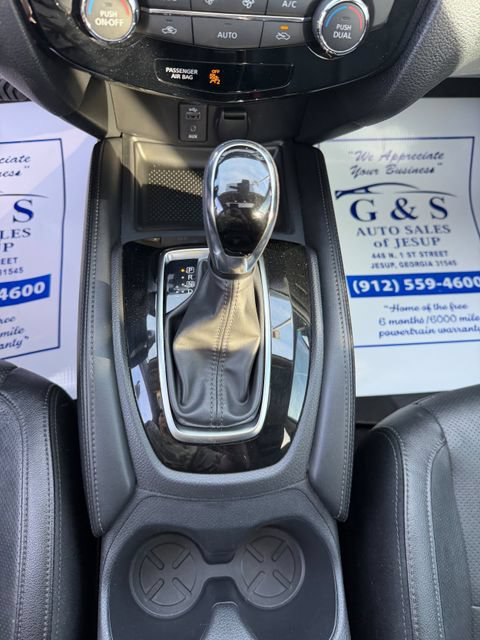 Used 2017 Nissan Rogue SL w/ SL Premium Package FWD image 12