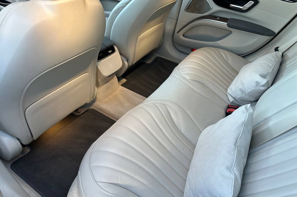 Used 2022 Mercedes-Benz EQS 580 4MATIC Sedan image 12