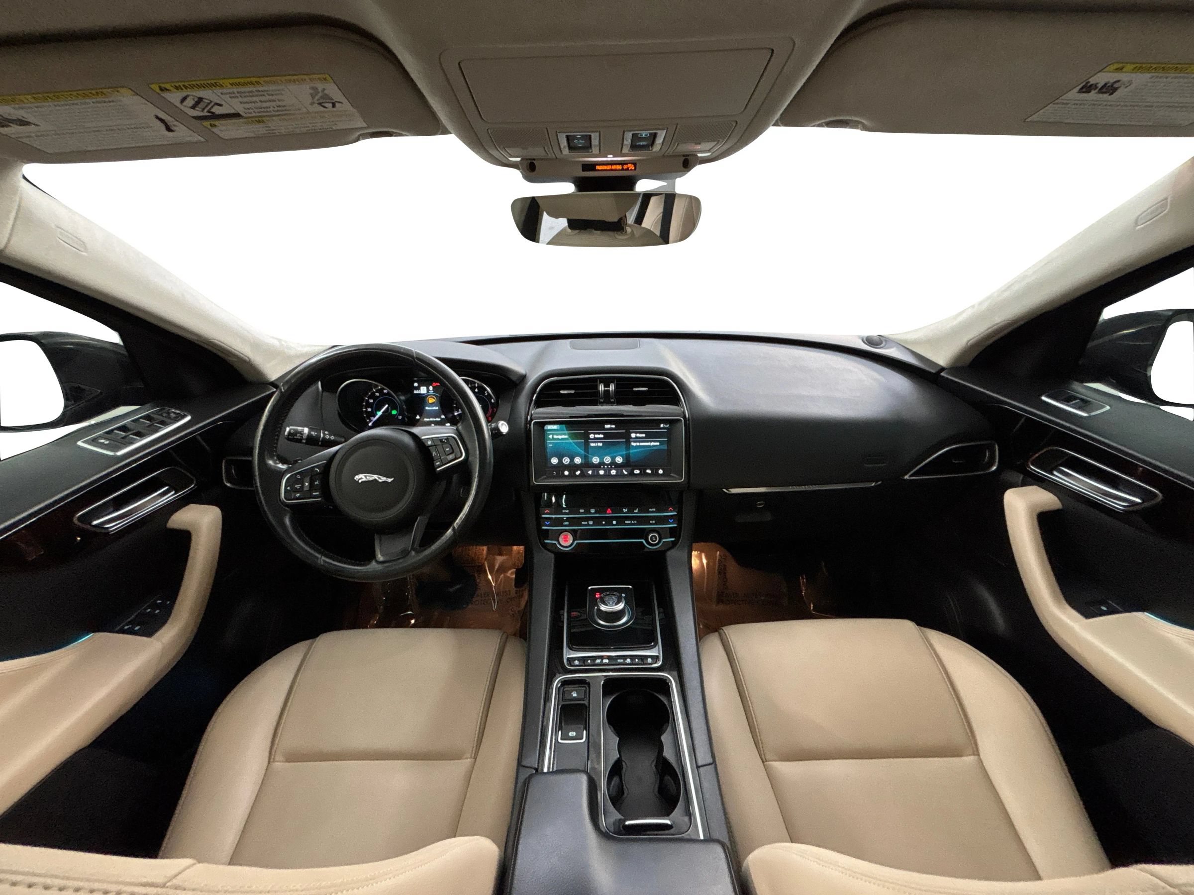 Used 2020 Jaguar F-PACE Premium AWD/4WD image 17