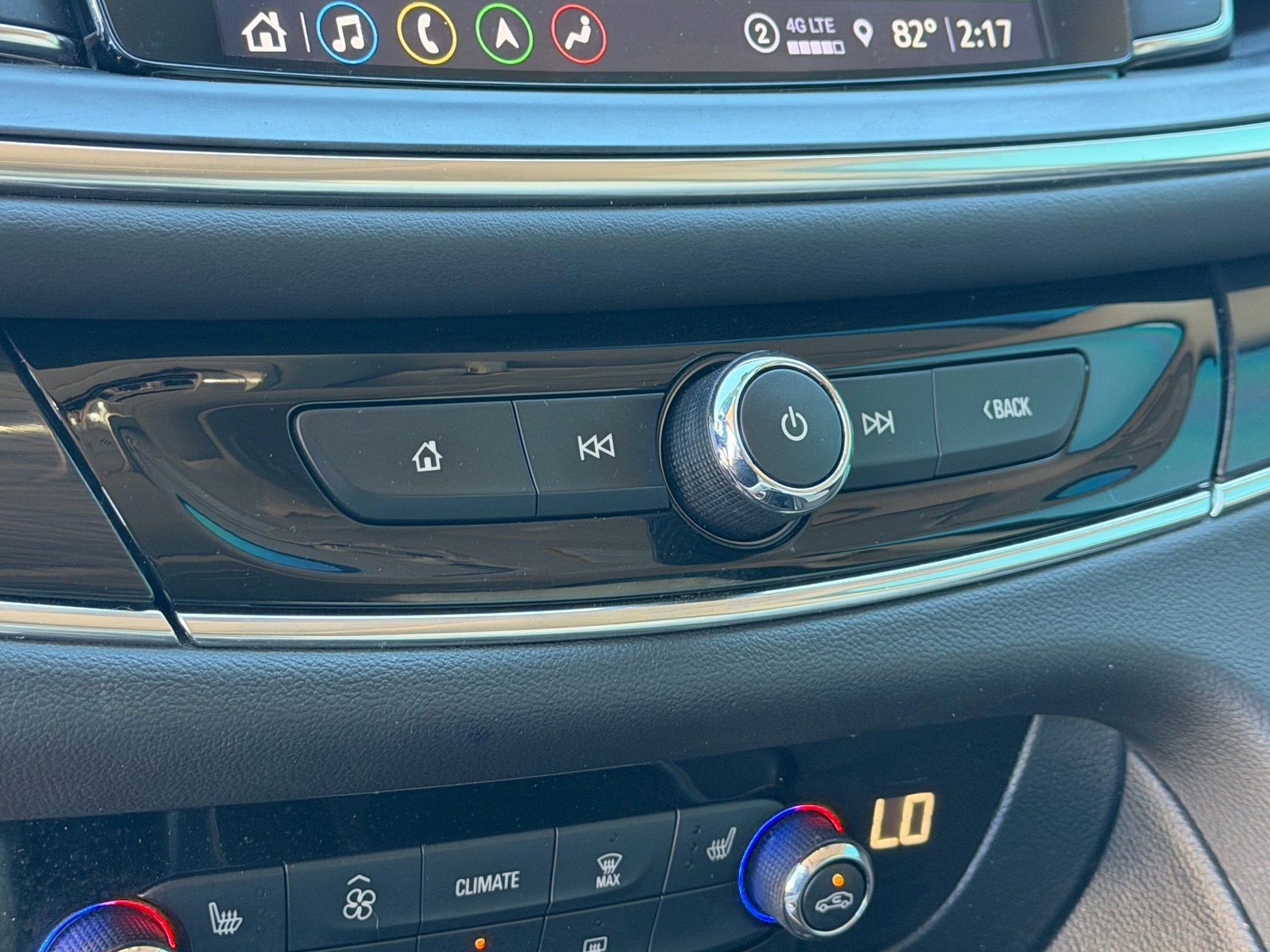 Used 2024 Buick Enclave Essence w/ Experience Buick Package image 29