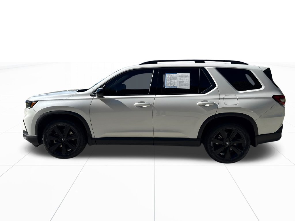 Certified 2025 Honda Pilot Black Edition image 5