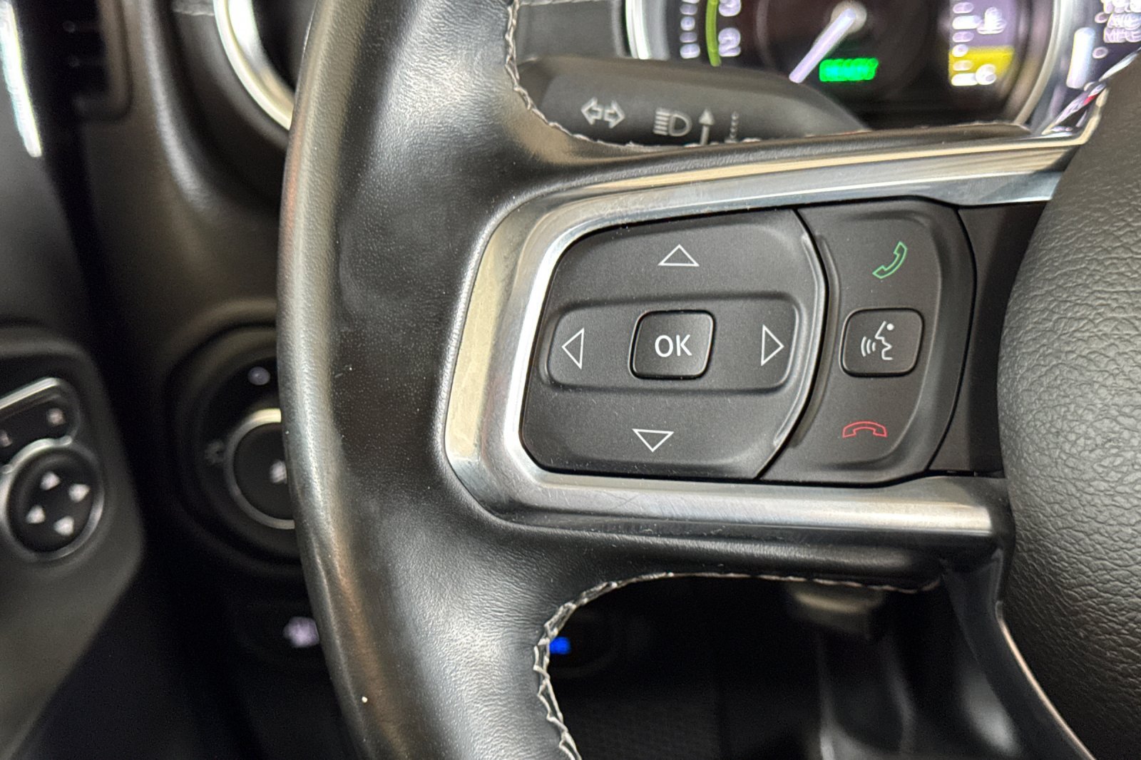 Used 2022 Jeep Wrangler Unlimited Sahara AWD/4WD image 30