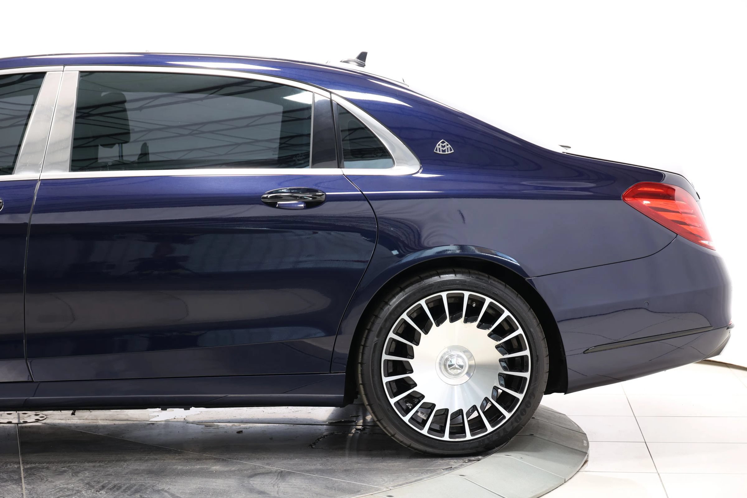 Used 2016 Mercedes-Benz Maybach S 600 image 10