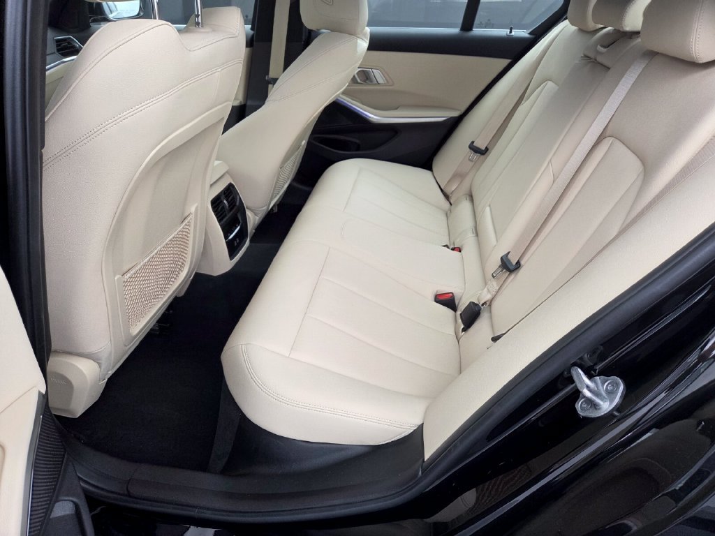 Used 2021 BMW 330i Sedan w/ Convenience Package RWD image 24