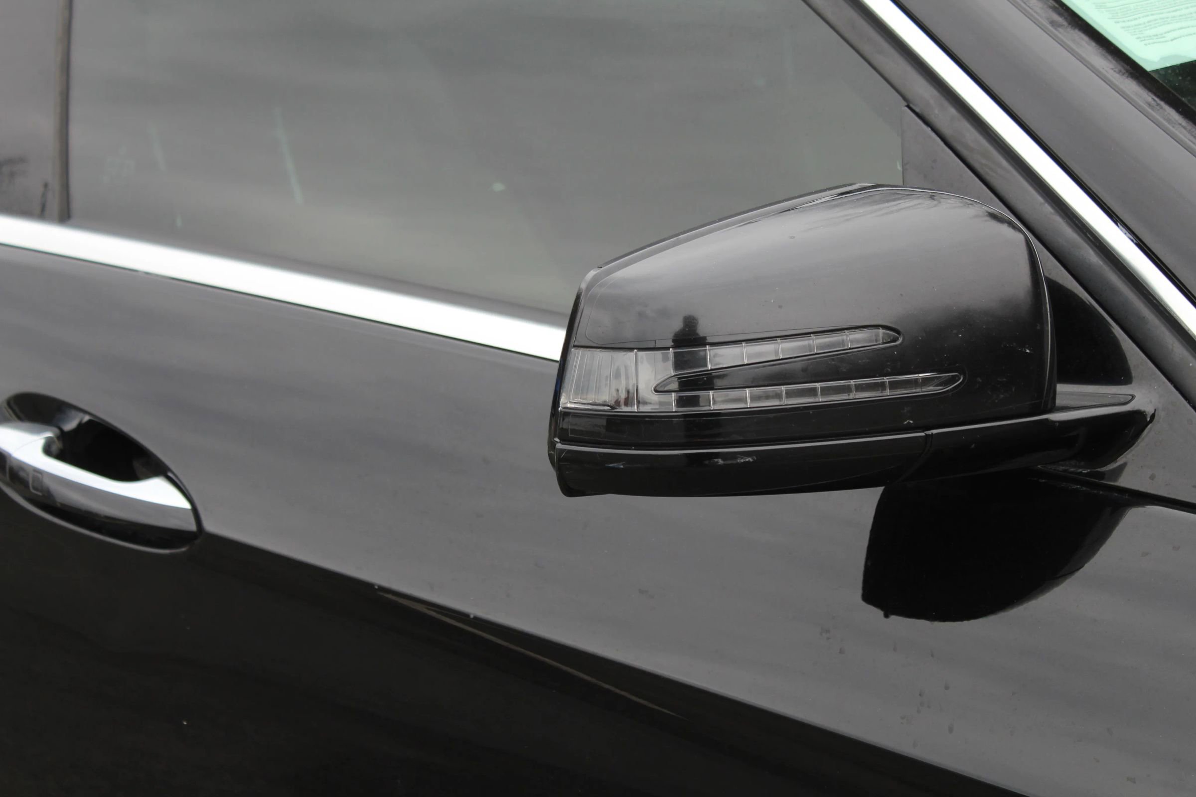 Used 2011 Mercedes-Benz E 550 4MATIC Sedan image 33