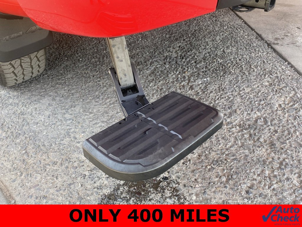 Used 2025 Nissan Frontier PRO-4X w/ Black Accent Package image 4