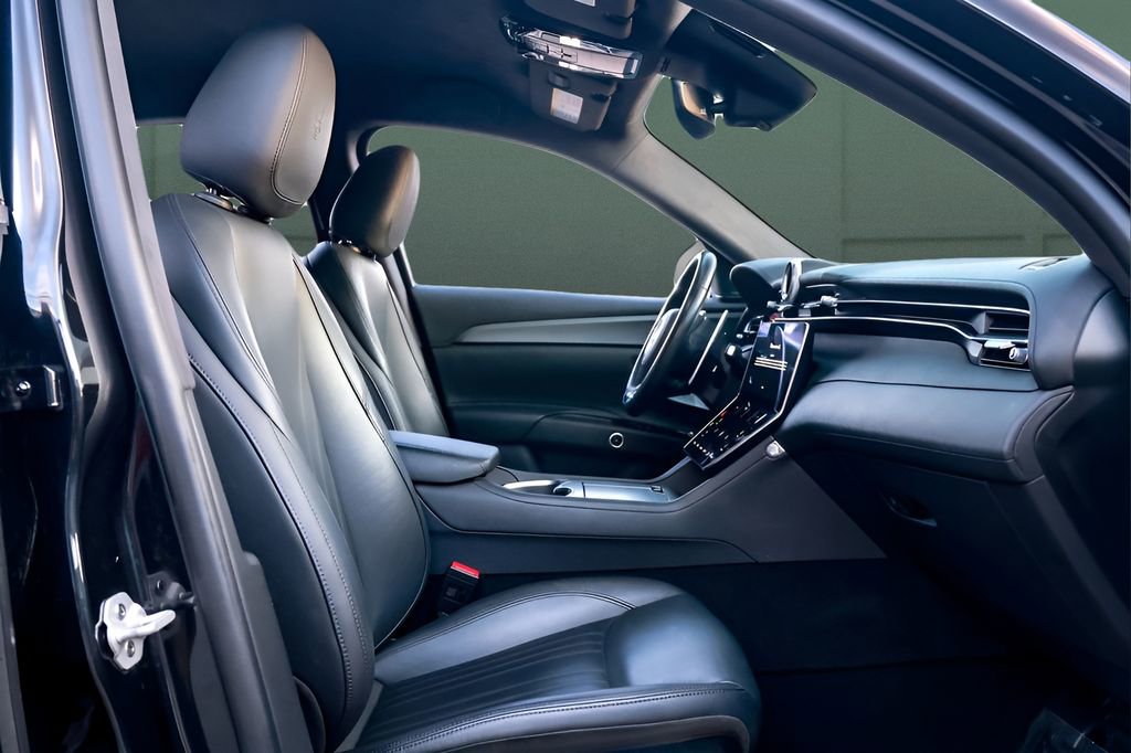 Used 2024 Maserati Grecale GT image 19