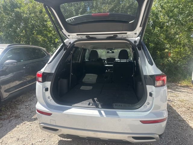 Used 2024 Mitsubishi Outlander SE Black Edition FWD image 42