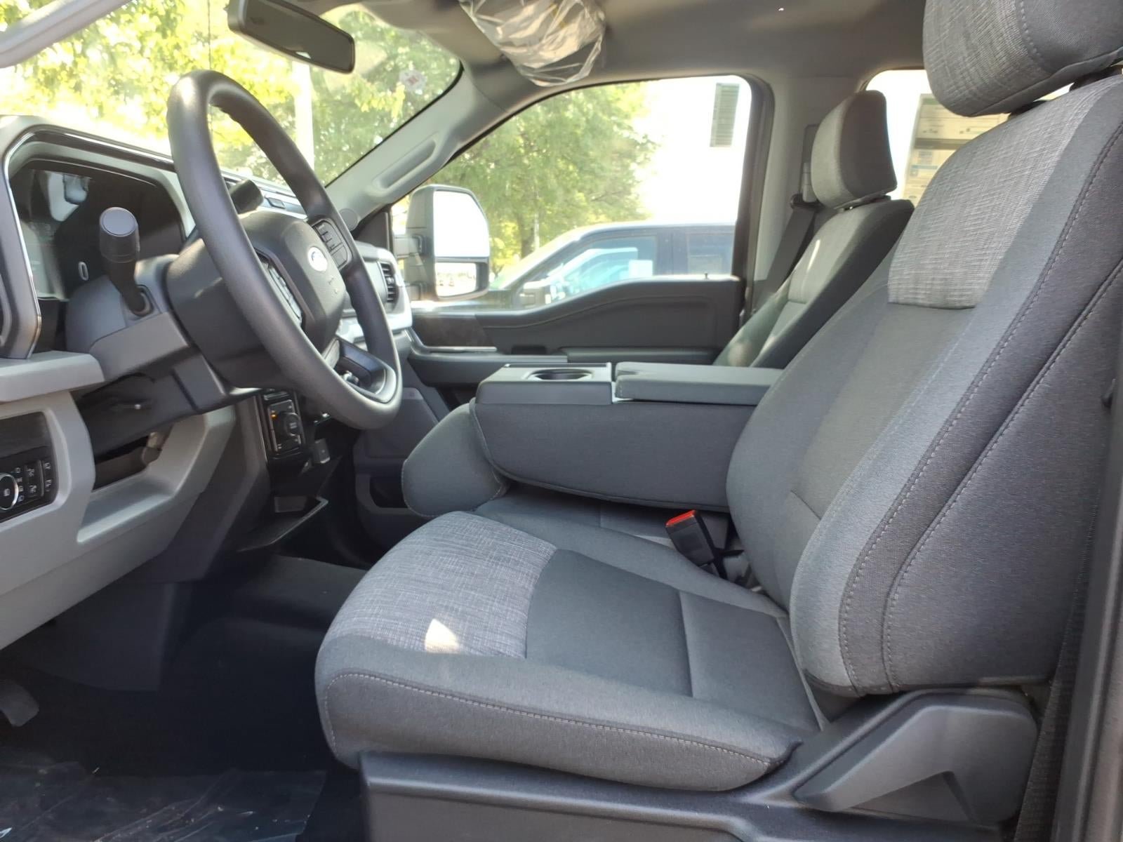 New 2026 Ford F350 XLT w/ XLT Premium Package AWD/4WD image 13