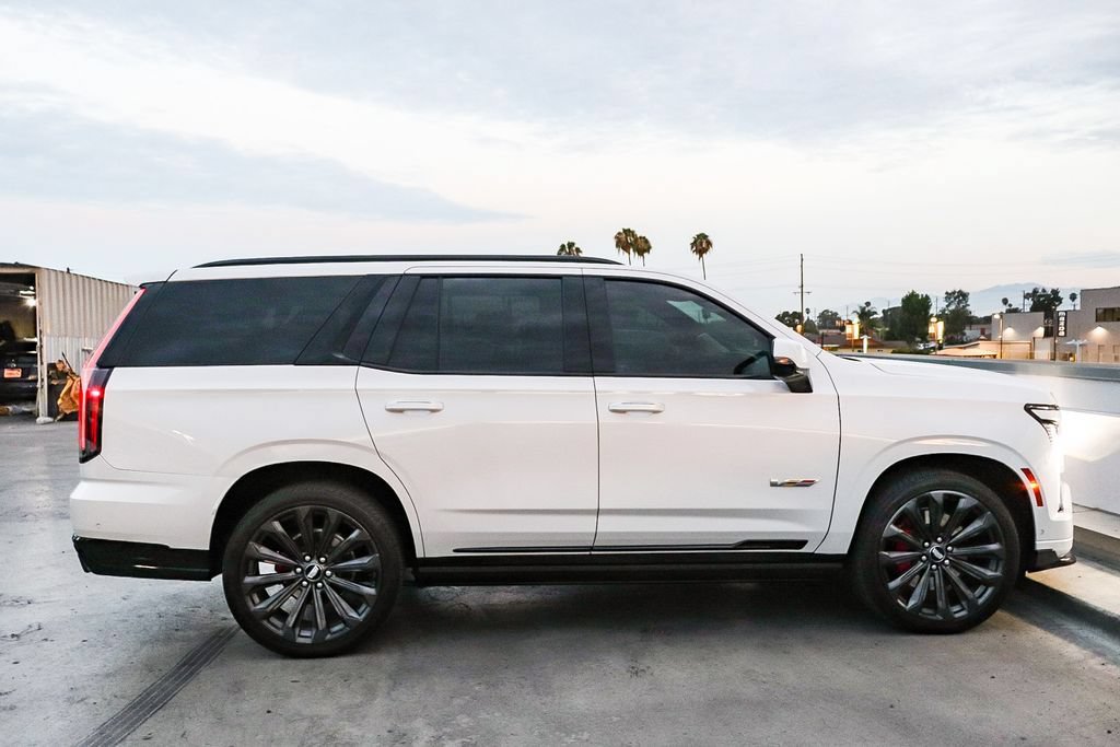 Used 2025 Cadillac Escalade V AWD/4WD image 13