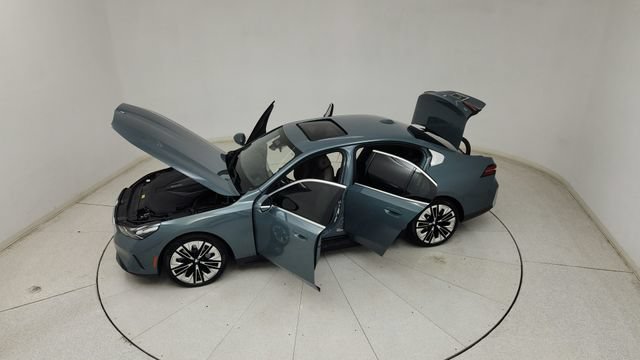 Used 2026 BMW i5 eDrive40 AWD/4WD image 32