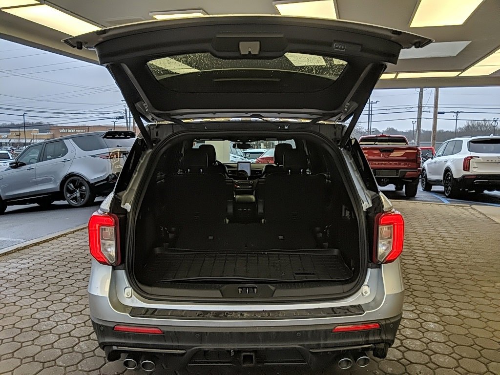 Used 2020 Ford Explorer ST w/ ST Street Pack image 8