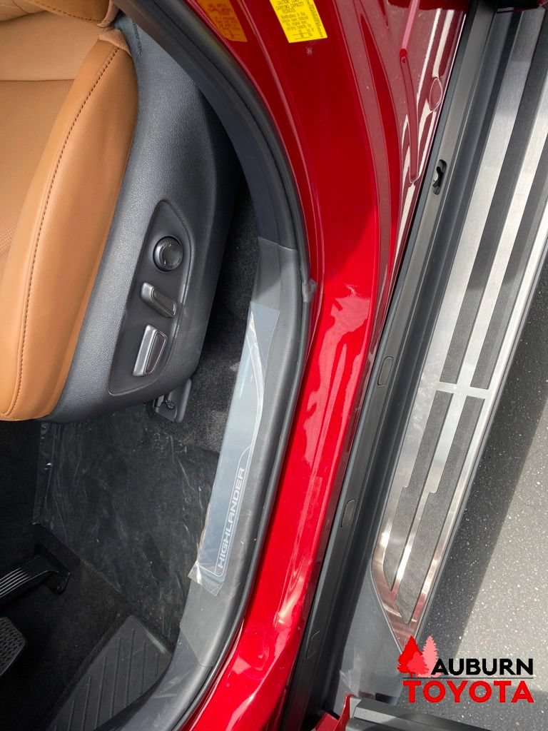 New 2026 Toyota Highlander Platinum AWD/4WD image 37