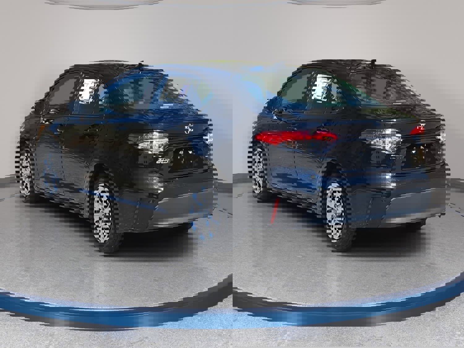 Used 2024 Toyota Corolla LE image 7