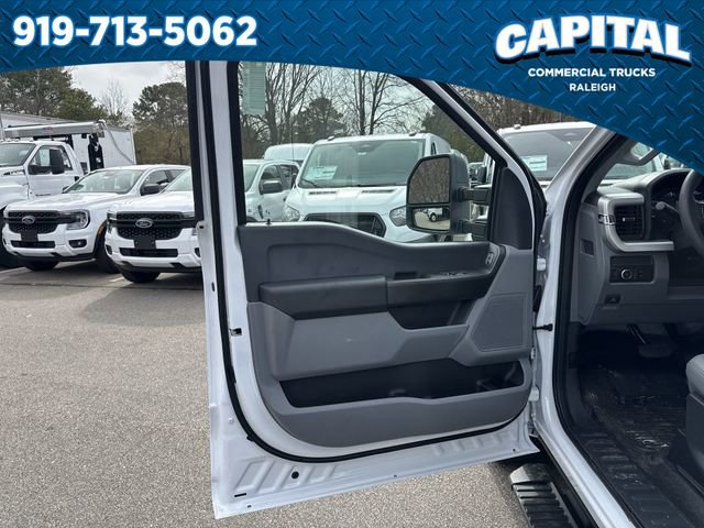 New 2026 Ford F250 XL w/ XL Chrome Package image 19