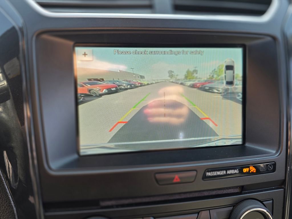 Used 2018 Ford Explorer XLT w/ Equipment Group 201A FWD image 30
