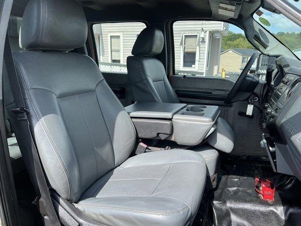 Used 2013 Ford F450 XL w/ Snow Plow Prep Pkg image 24