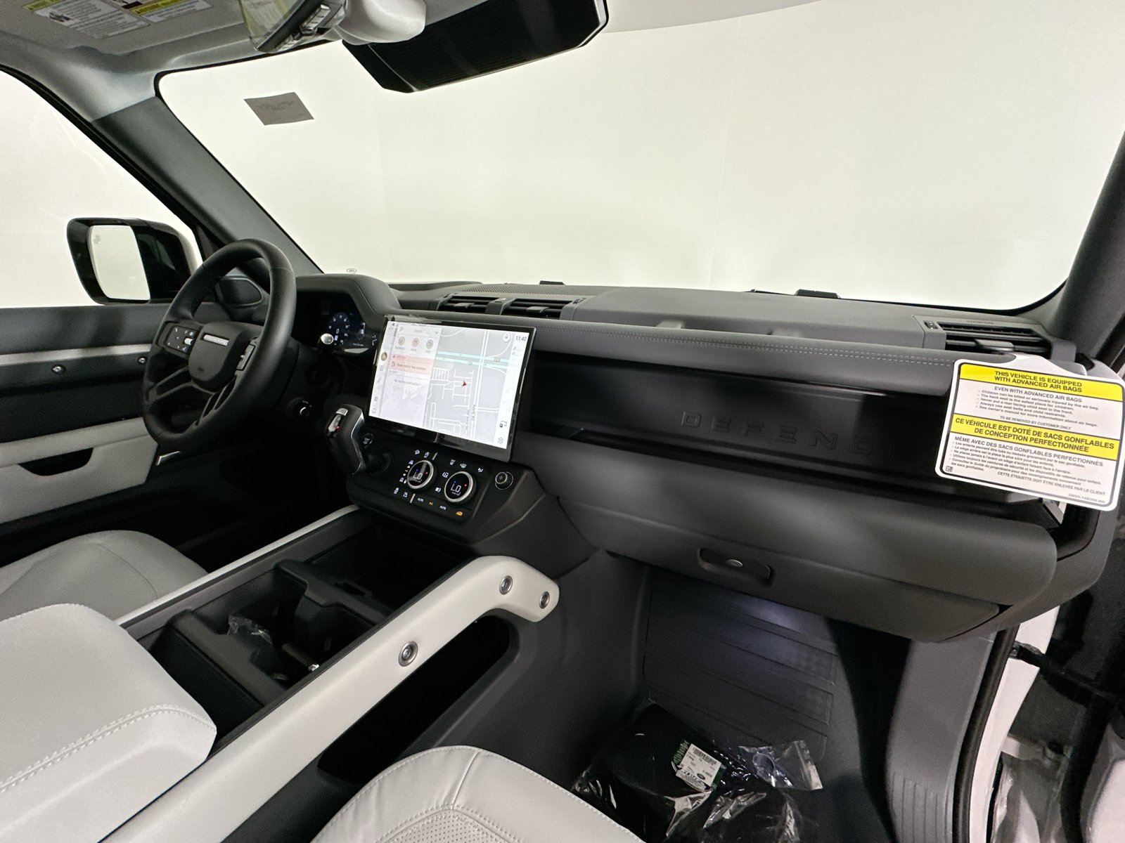 New 2026 Land Rover Defender 110 X-Dynamic SE AWD/4WD image 47