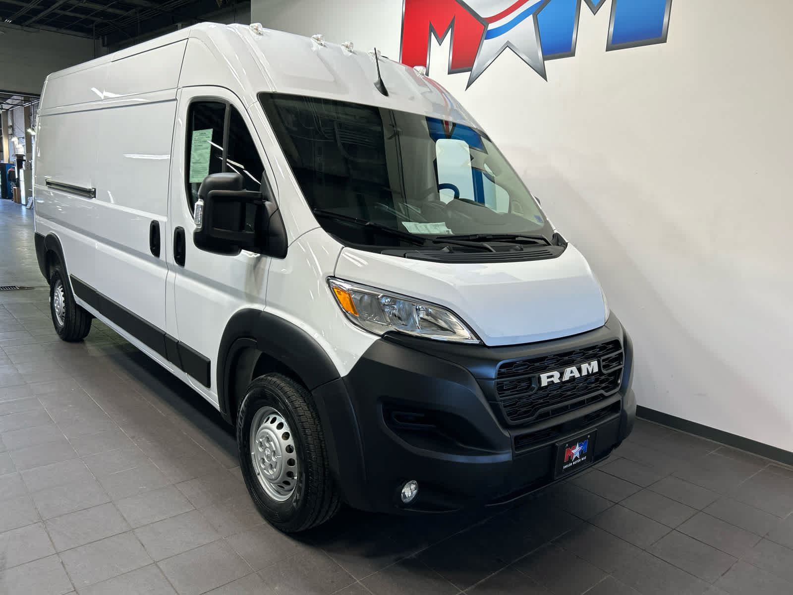 Used 2025 RAM ProMaster 2500 w/ Convenience Group FWD image 2
