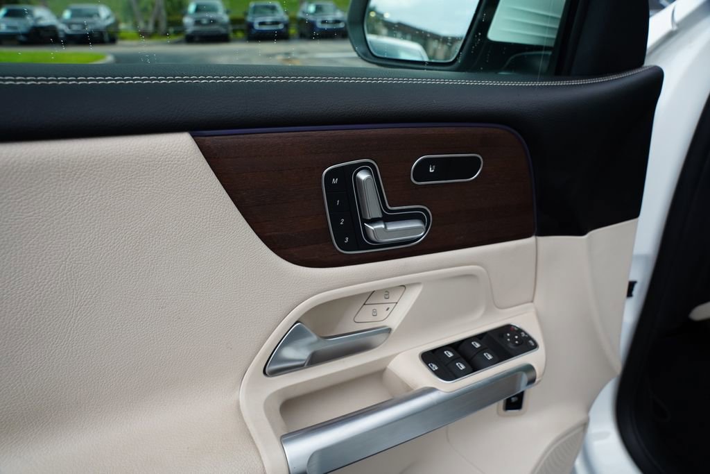 Used 2023 Mercedes-Benz GLB 250 image 6