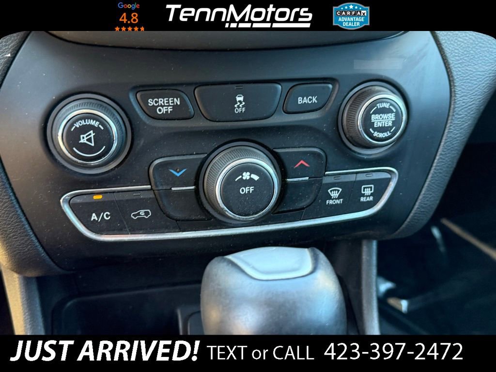 Used 2018 Jeep Cherokee Latitude Plus w/ Cold Weather Group image 20