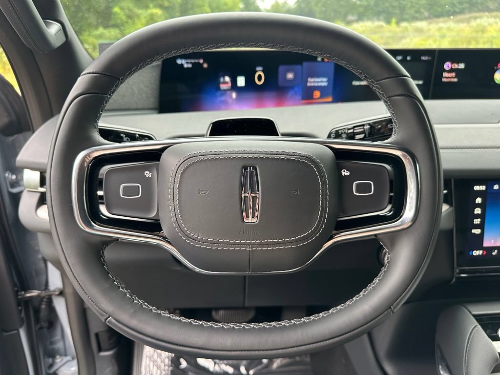 New 2027 Lincoln Navigator Reserve w/ Jet Appearance Package AWD/4WD image 8