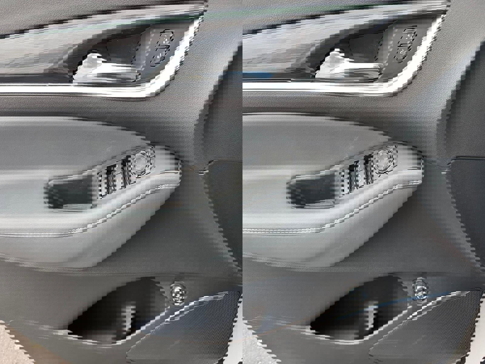 Certified 2023 Buick Enclave Essence w/ Experience Buick Package image 13