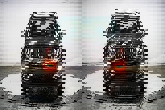 Used 2019 Jeep Renegade Limited image 4