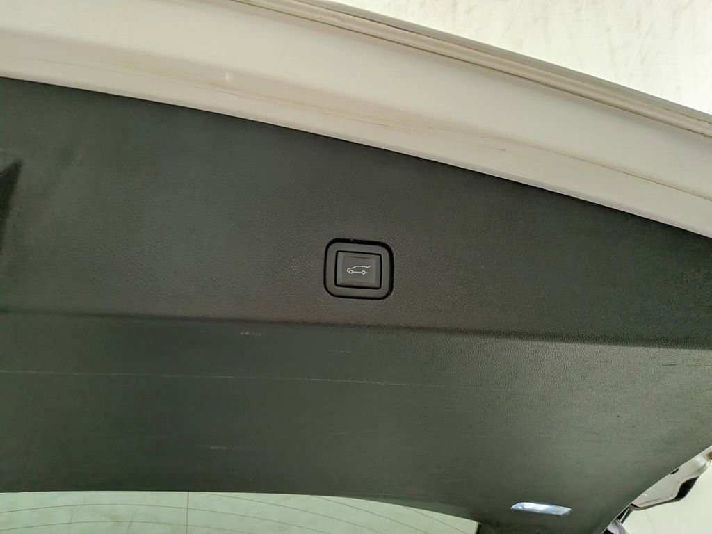 Used 2023 Cadillac XT6 Sport w/ Technology Package image 11