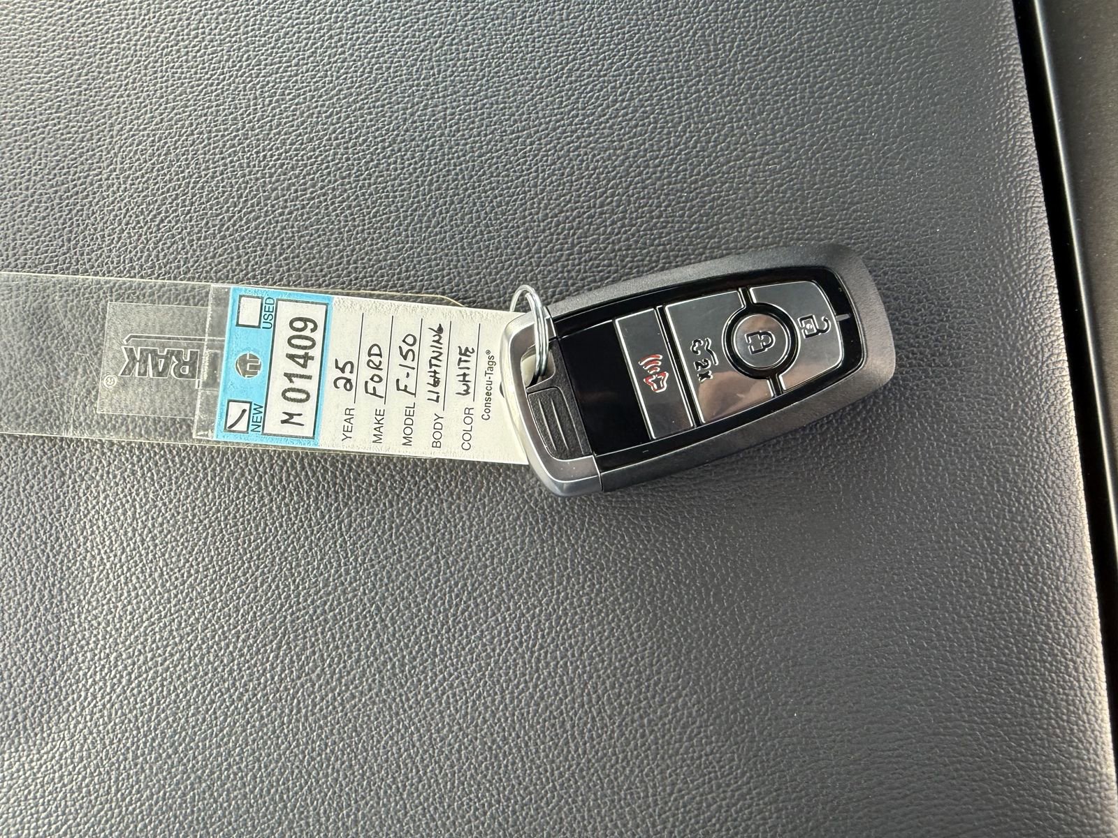 New 2025 Ford F150 Lightning Flash image 31