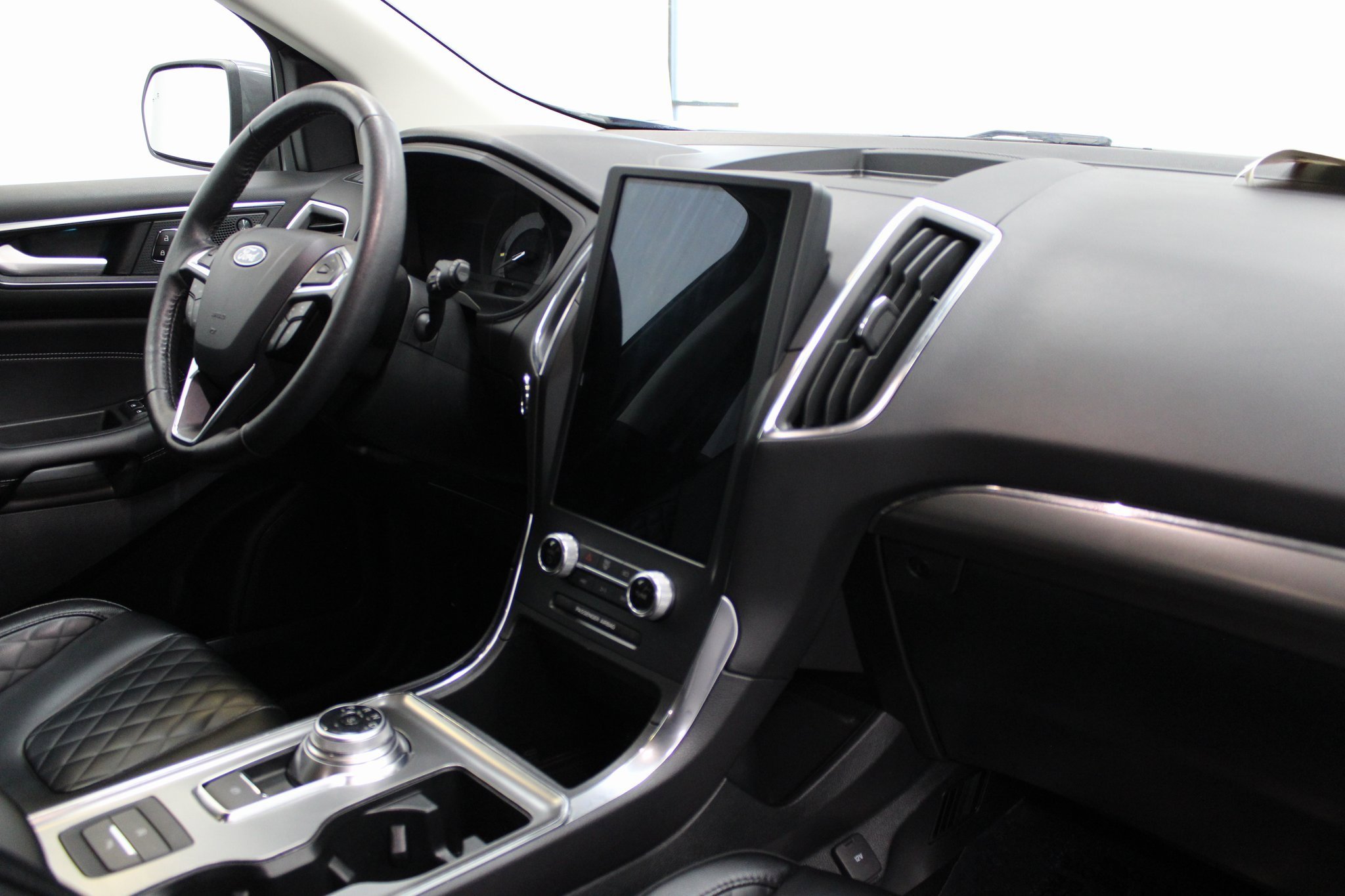 Used 2024 Ford Edge Titanium image 31