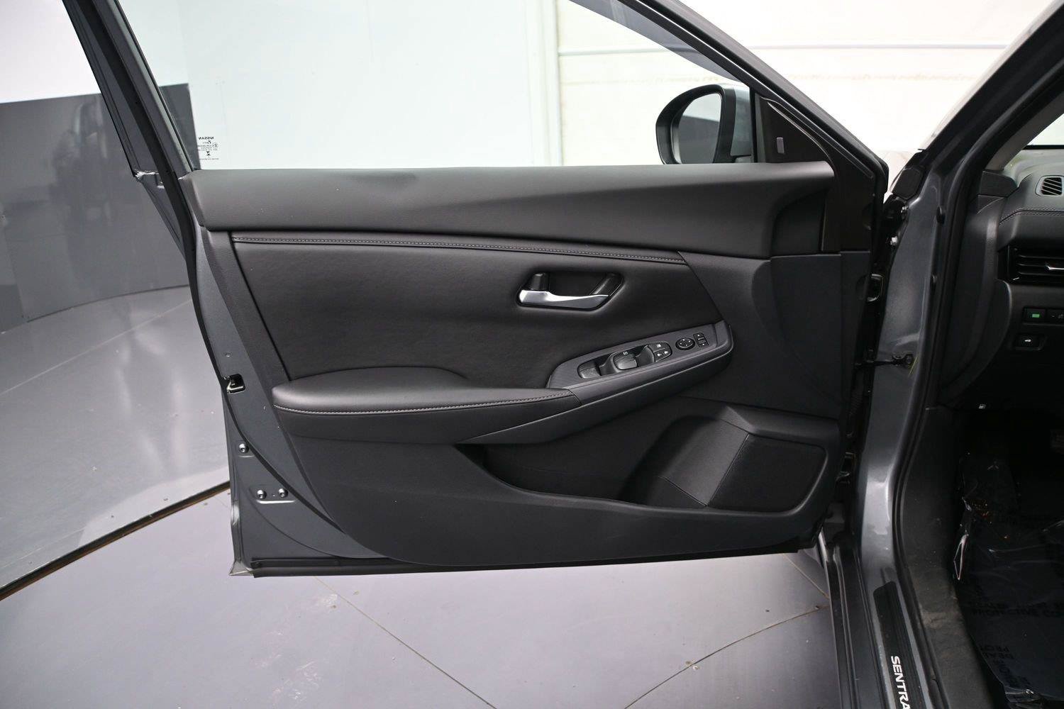 Used 2022 Nissan Sentra SV w/ All-Weather Package FWD image 9