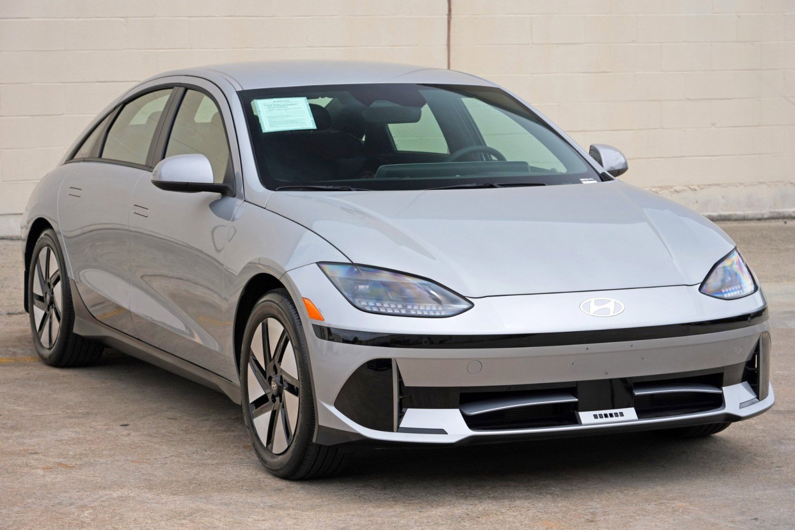 Used 2025 Hyundai Ioniq 6 SE RWD image 49