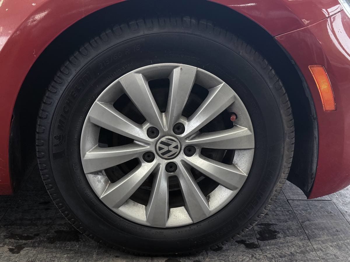 Used 2017 Volkswagen Beetle 1.8T Classic image 25