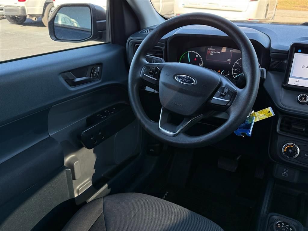 Used 2022 Ford Maverick XL image 11