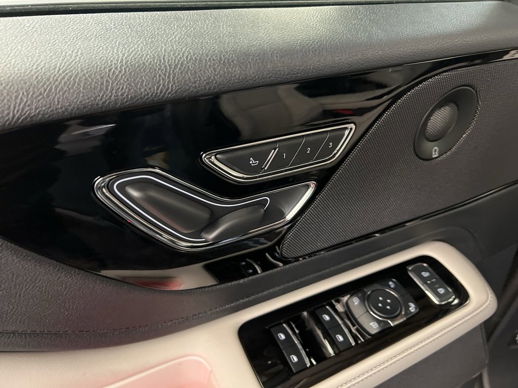 Used 2026 Lincoln Aviator Reserve image 30