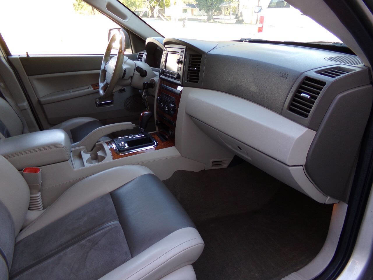 Used 2007 Jeep Grand Cherokee Overland image 29