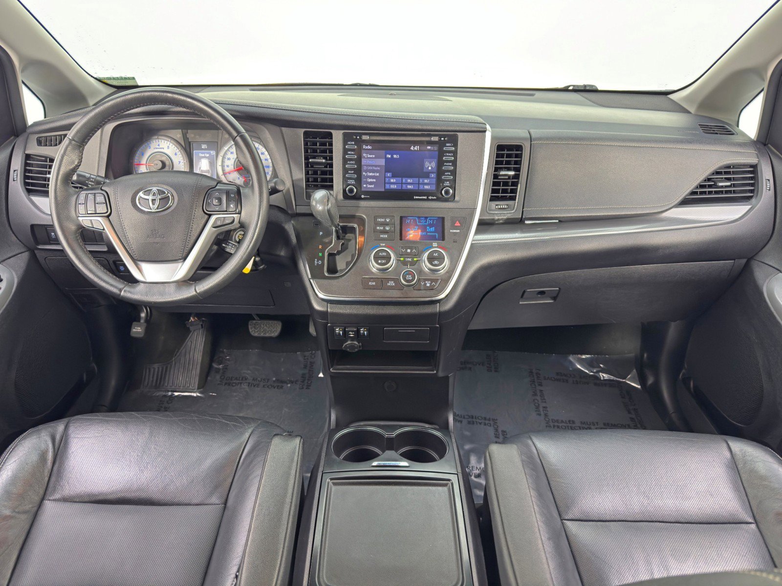 Used 2019 Toyota Sienna SE w/ Carpet Mat Package FWD image 11