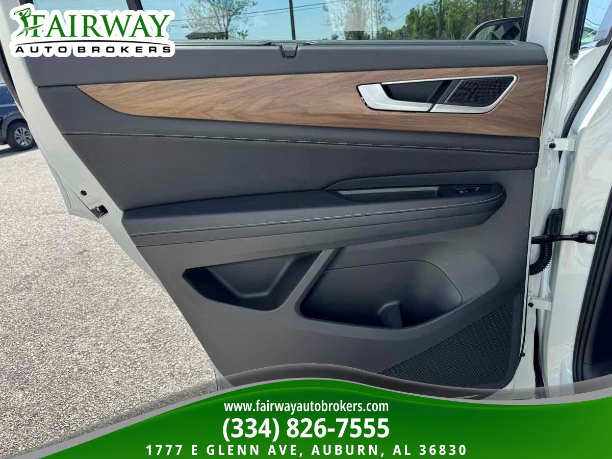 Used 2025 Volkswagen Atlas SE AWD/4WD image 30